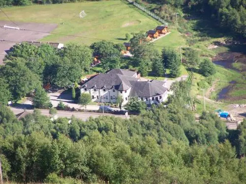 MacDonald Hotel & Cabins  - Général
