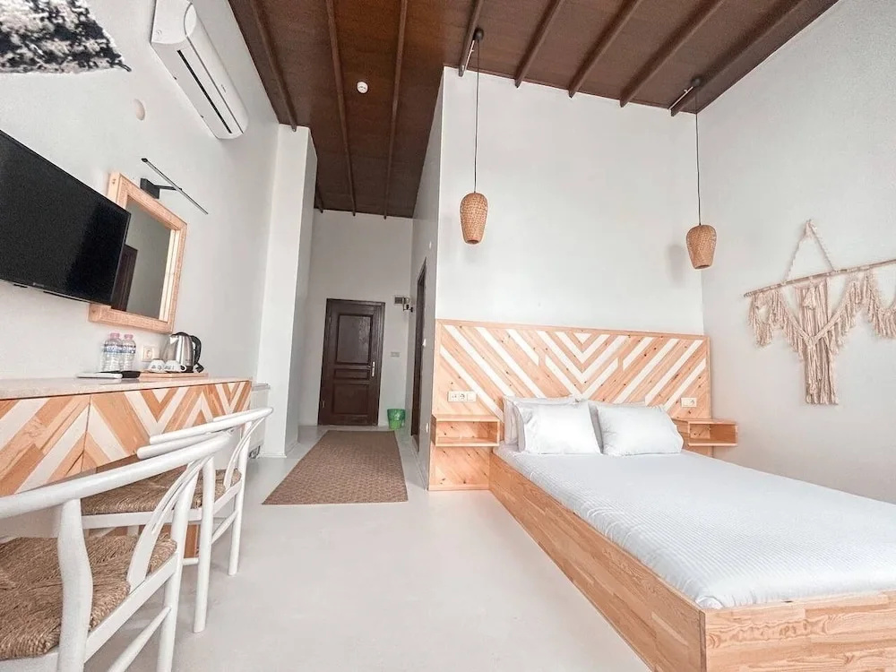Standard Double room with balcony (full double bed)