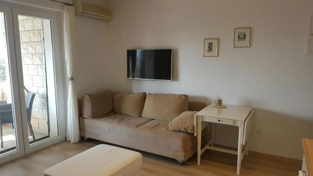 Apartment with sea view