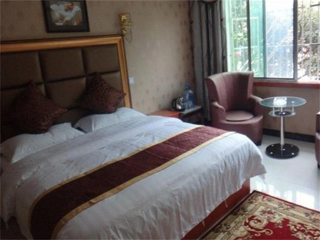 Hongyuan Business Hotel
