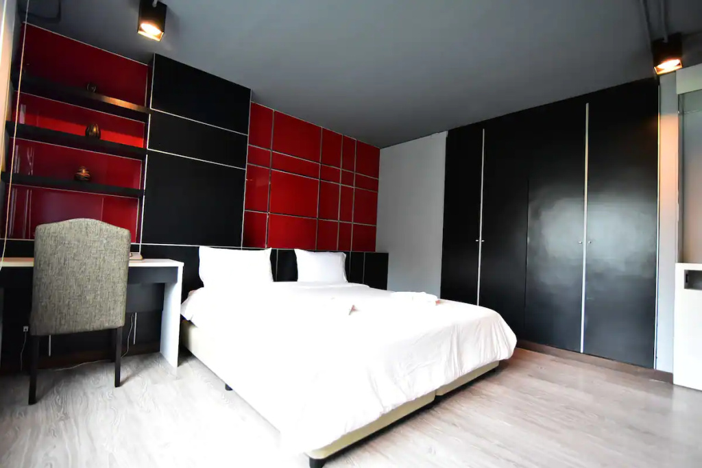 2 Bedrooms Apartment