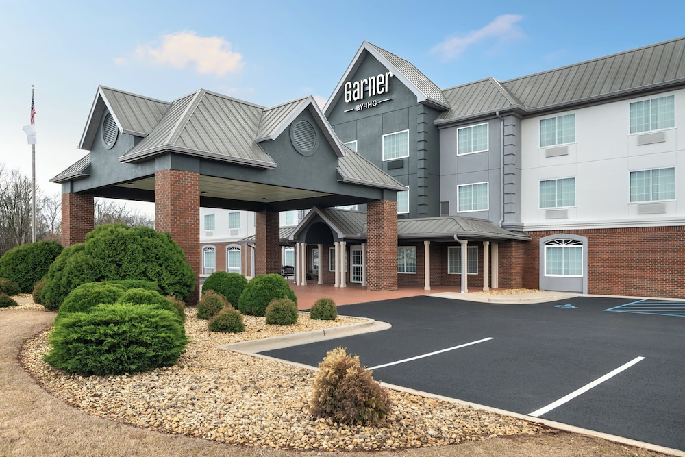Garner Hotel Madison Huntsville Airport by IHG