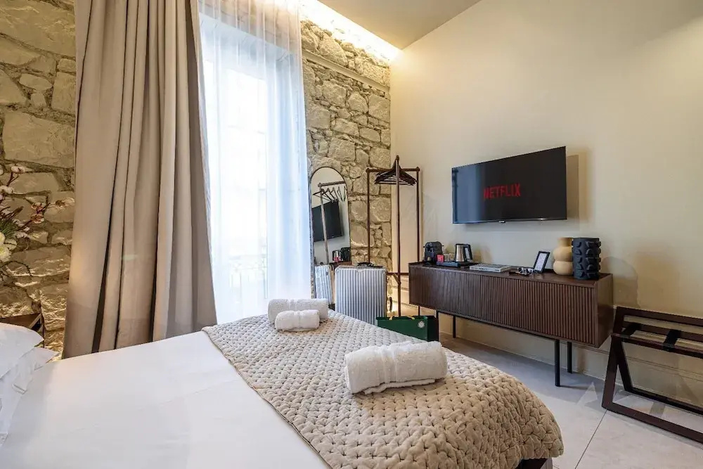 Superior Double room with city view (full double bed)
