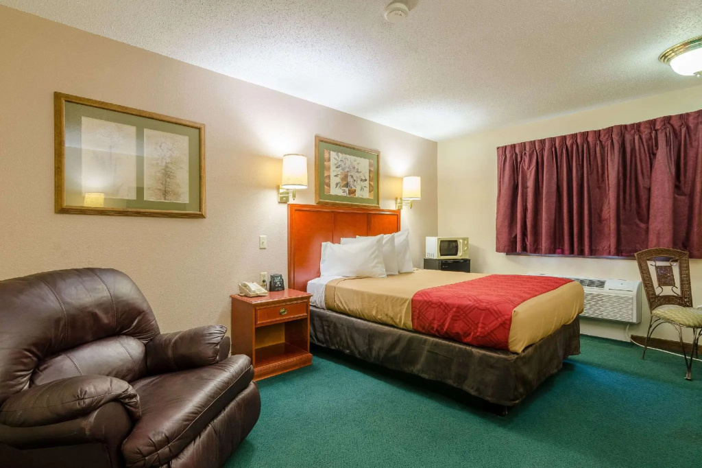 Standard Double room (full double bed)
