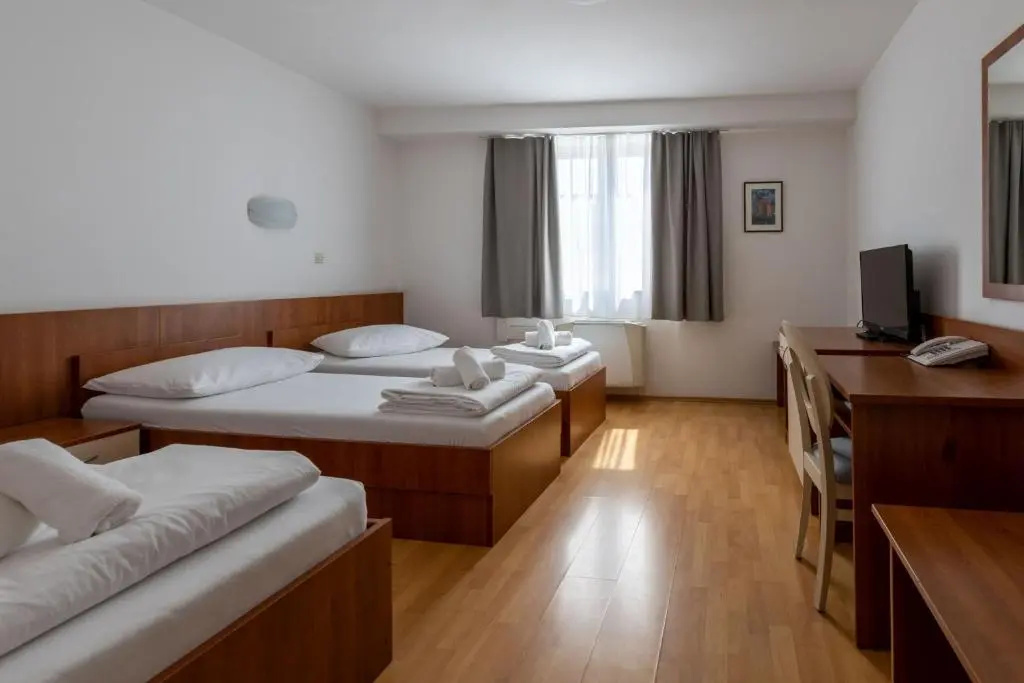 Triple room