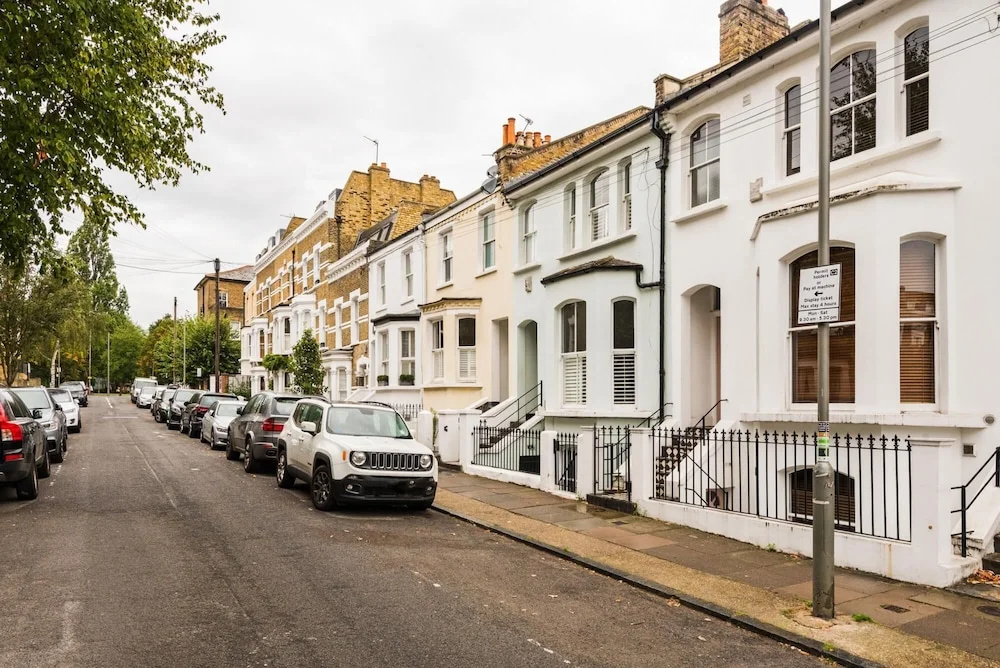 Chic Wandsworth Home With Patio