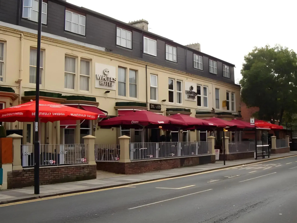Whites Hotel