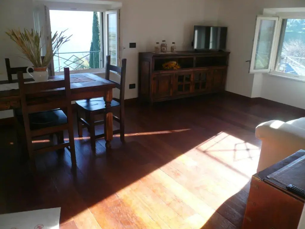 1 Bedroom Apartment with lake view