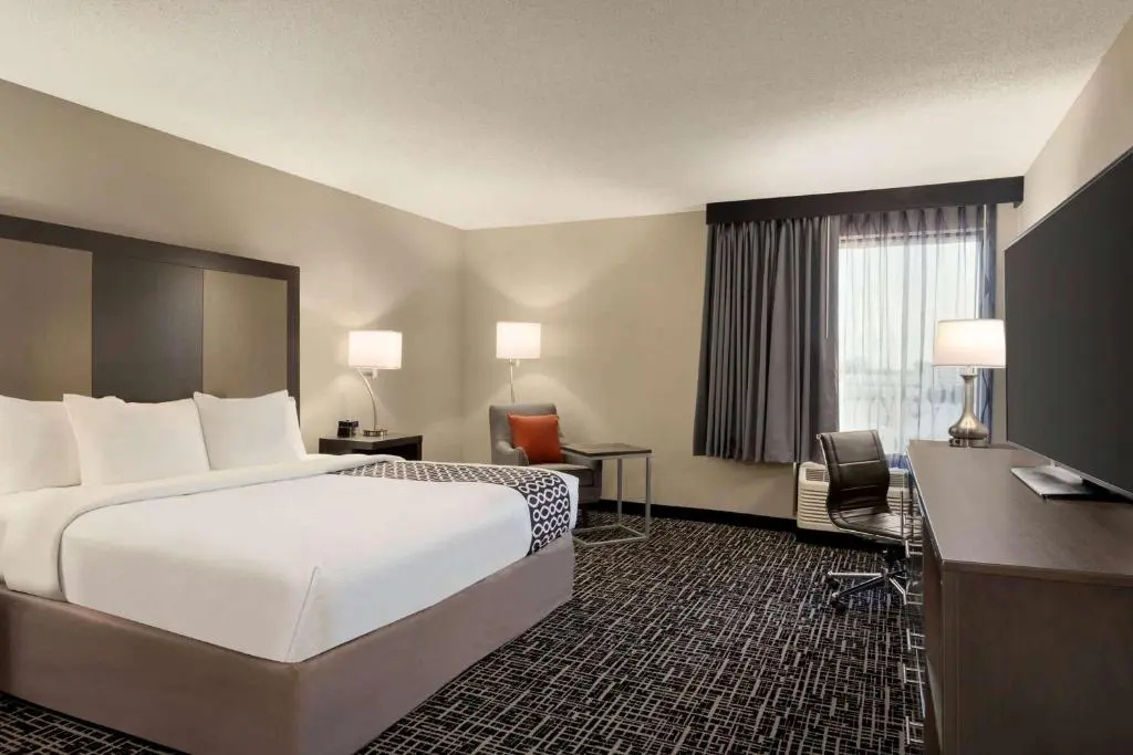La Quinta Inn & Suites by Wyndham St Louis Route 66 - Chambres