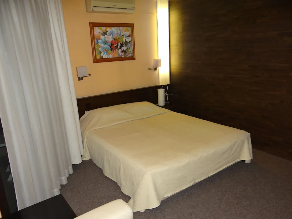 Luxury Double room with balcony (full double bed)