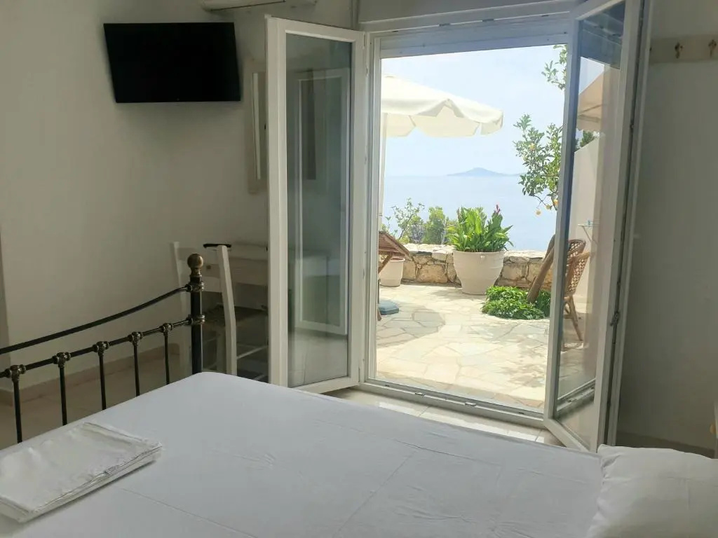 Studio with sea view
