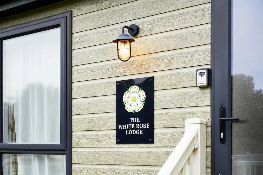 Host Stay The White Rose Lodge