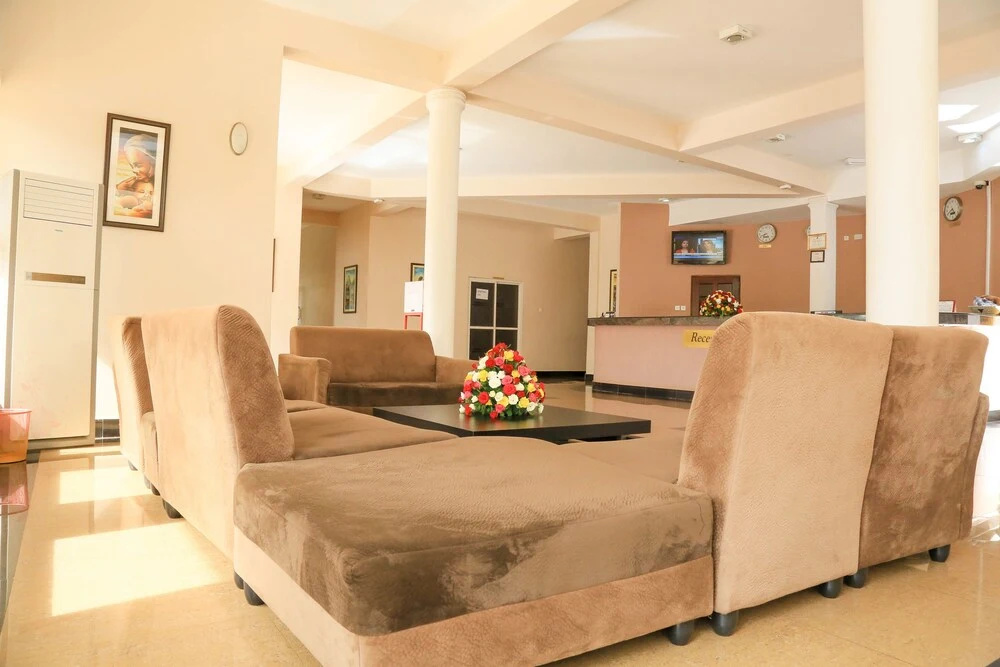 Lobby & Reception
