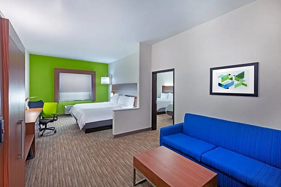 2 Bedrooms Sextuple Suite