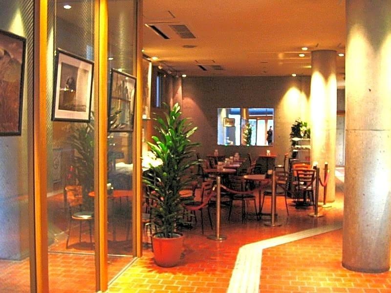 Food & Beverage