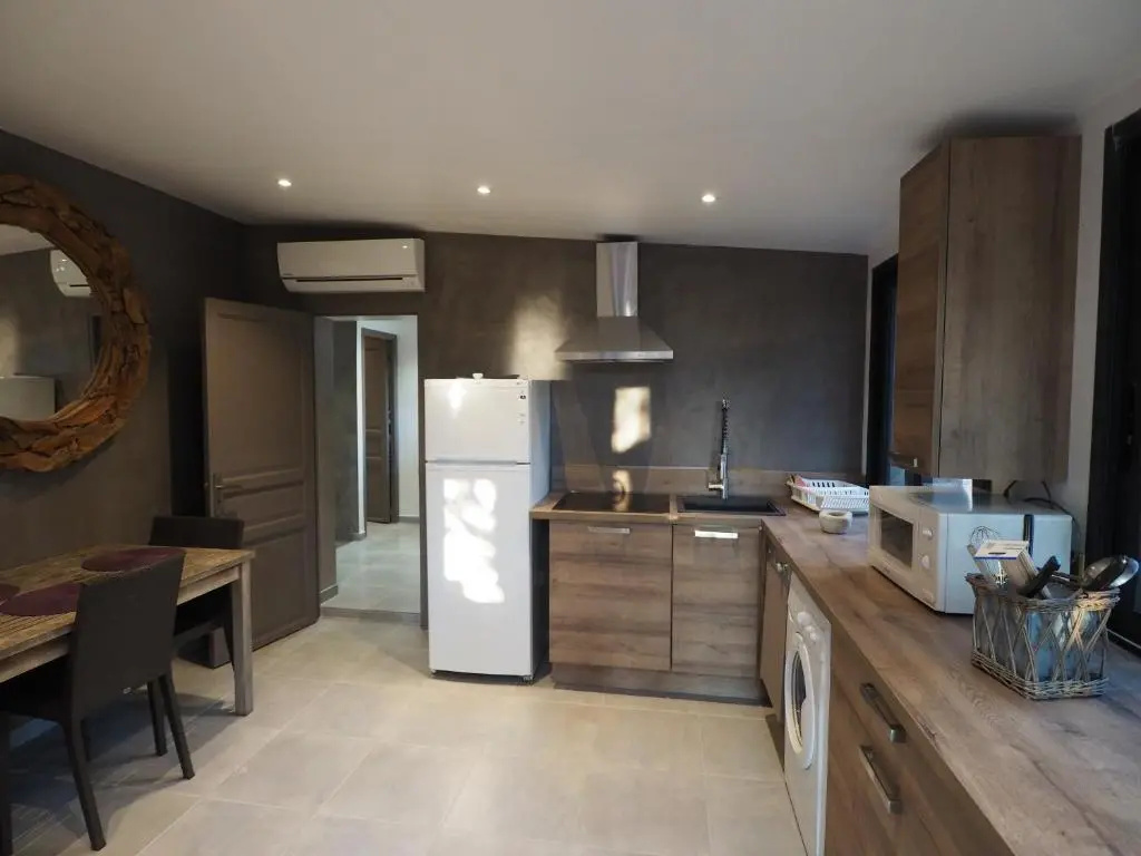 2 Bedrooms Villa beachfront