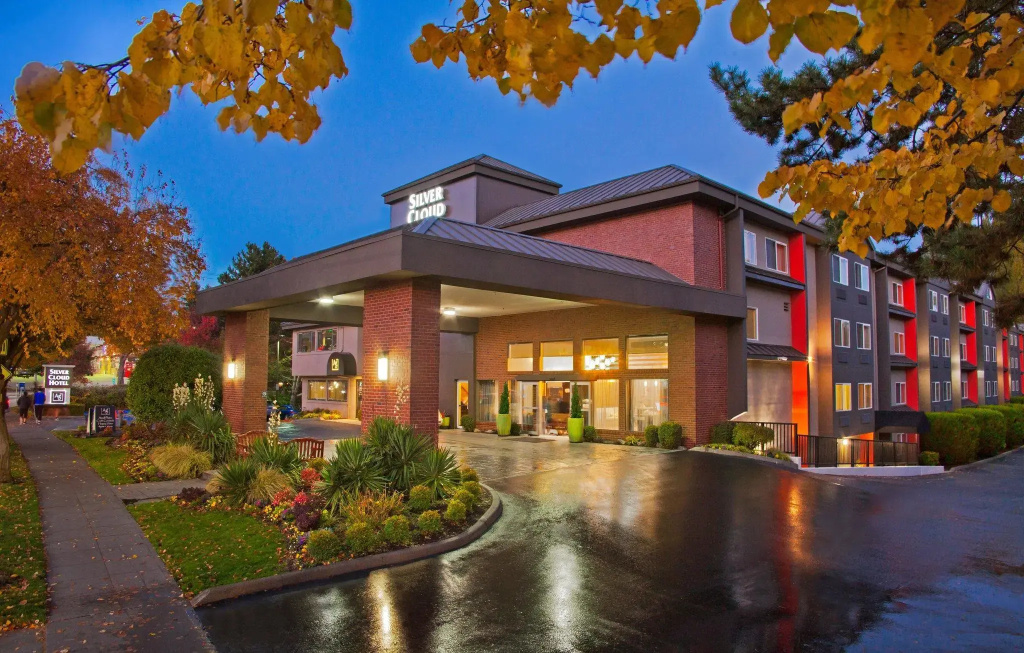 Silver Cloud Inn University