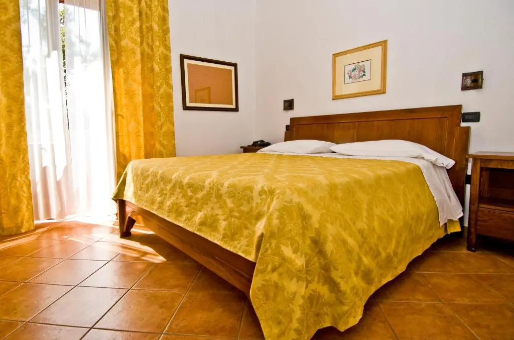 Standard Double room (full double bed)