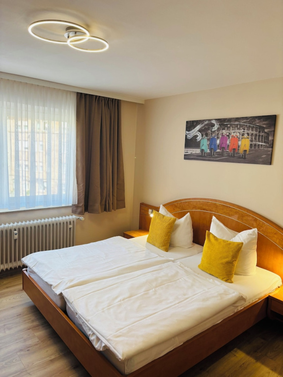 Standard Double room with balcony (full double bed)