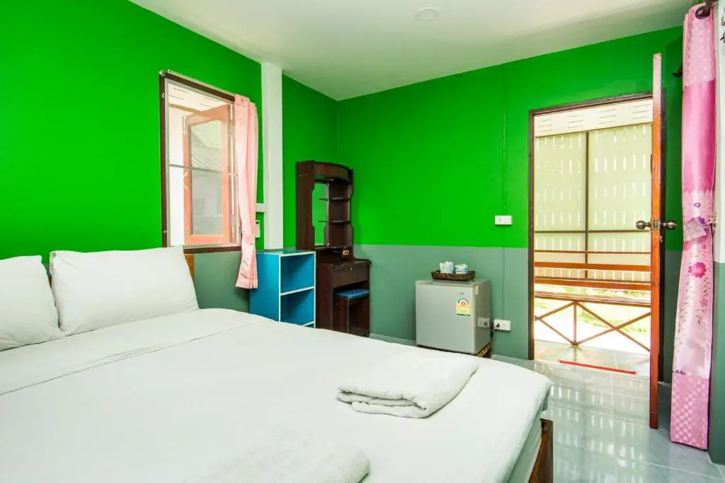 Sarm Mork Guesthouse - Chambres
