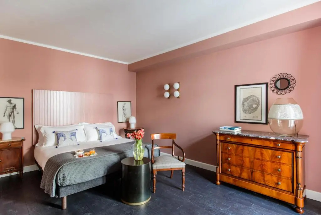 Standard Double room with city view (full double bed)