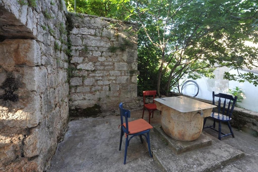 House Zlatni Otok