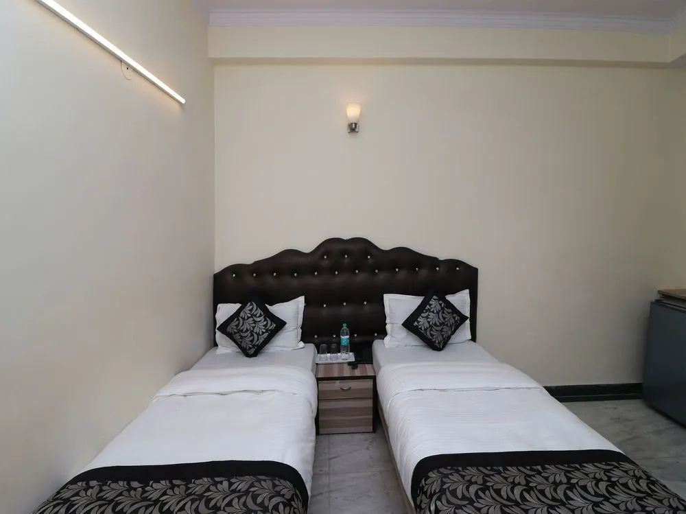 OYO 12419 Hotel Silver Shine - Général