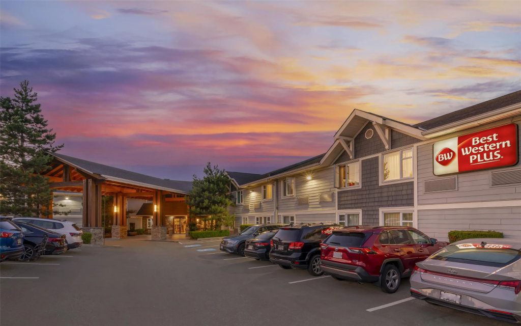 Best Western Plus Country Meadows Inn
