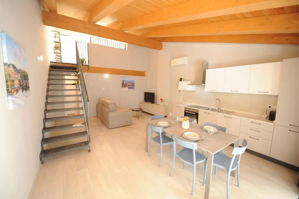 2 Bedrooms Apartment with balcony and with courtyard view