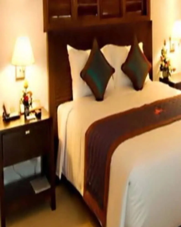 Petro Hotel — 3