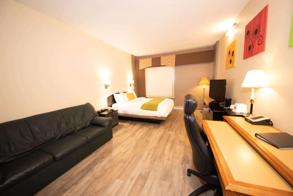 Double room (full double bed)