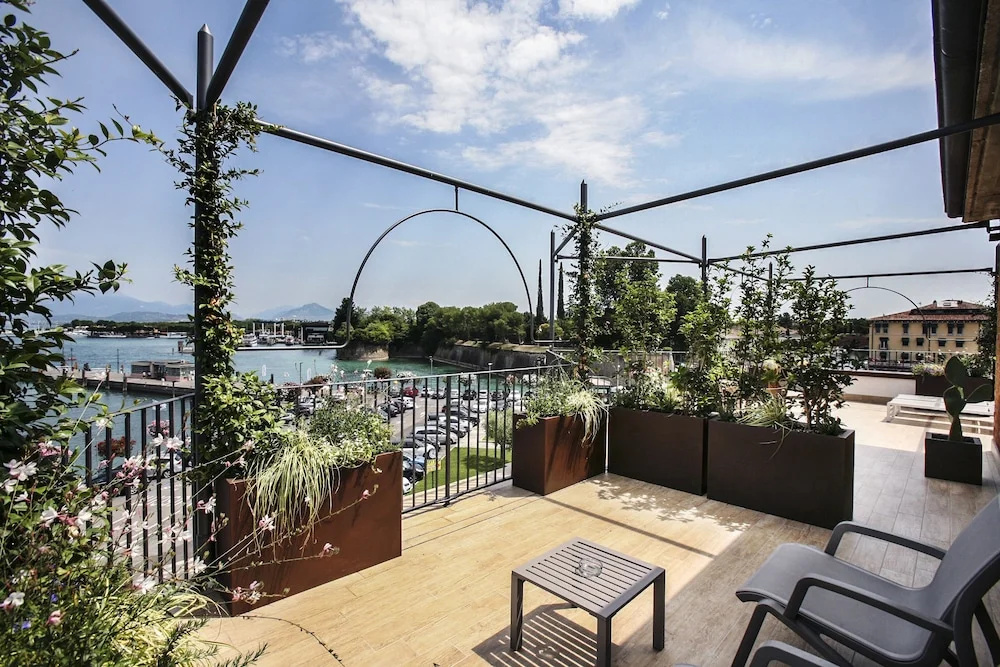 Riviera Carducci Rooms