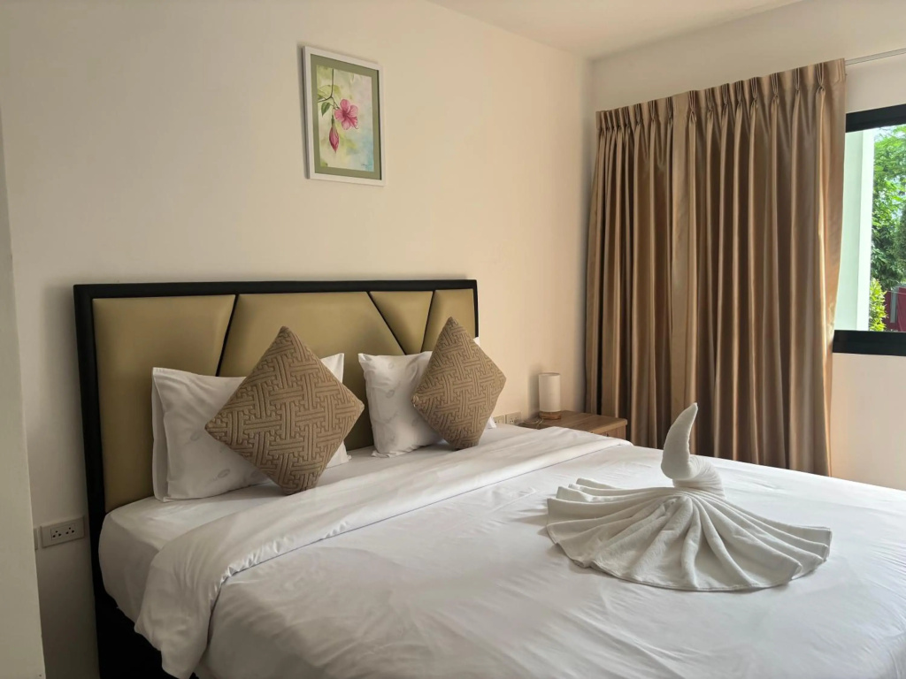 Bonny Hotel — 4