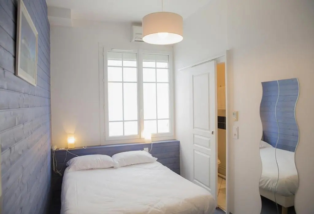 Economy room