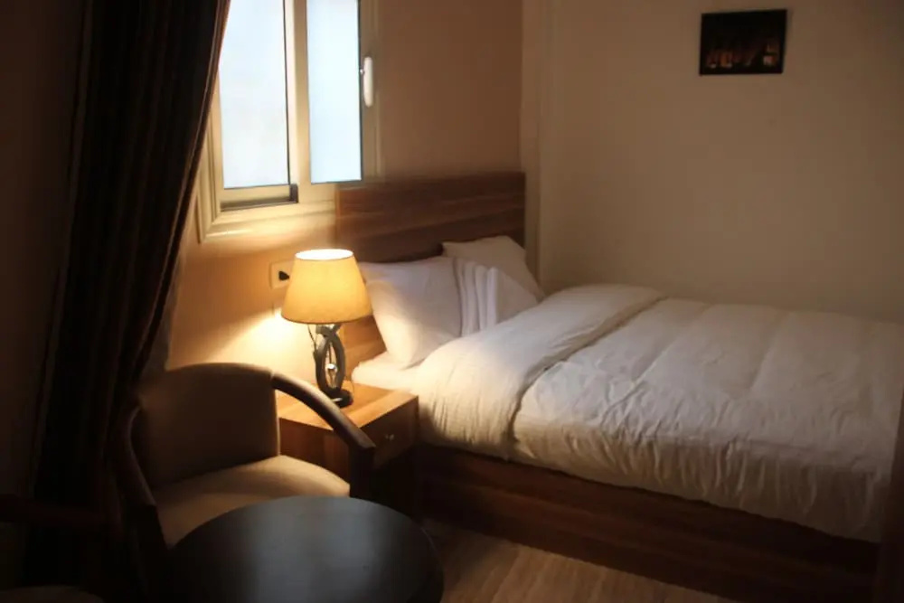 Deluxe Double room (full double bed)