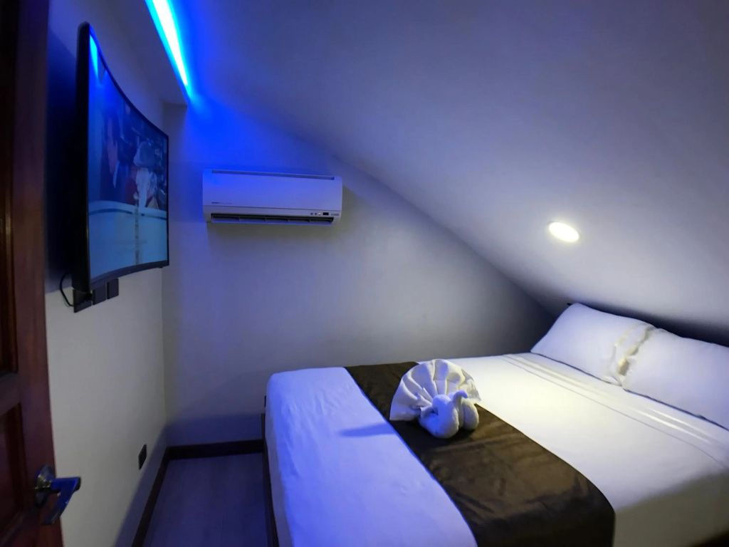 CLOCKWORKORANGE Luxury Suites — 3