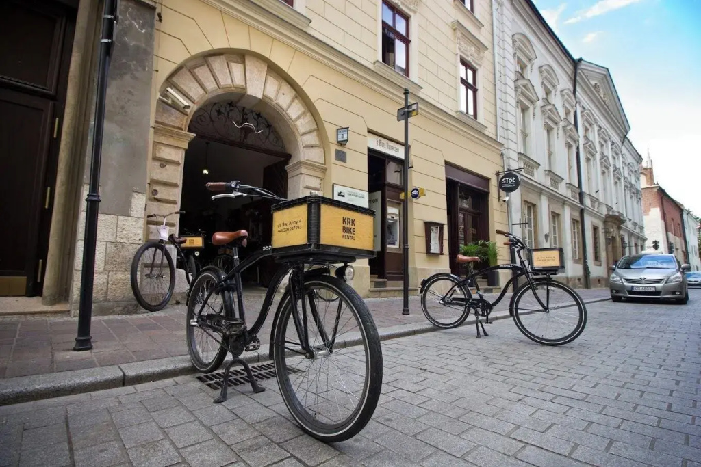 Main Square Apartments