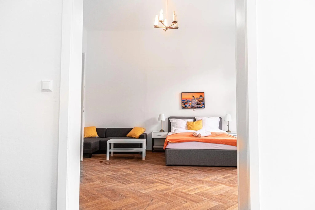 Attractive 2 BR Apt. near Vienna AKH Ideal for All
