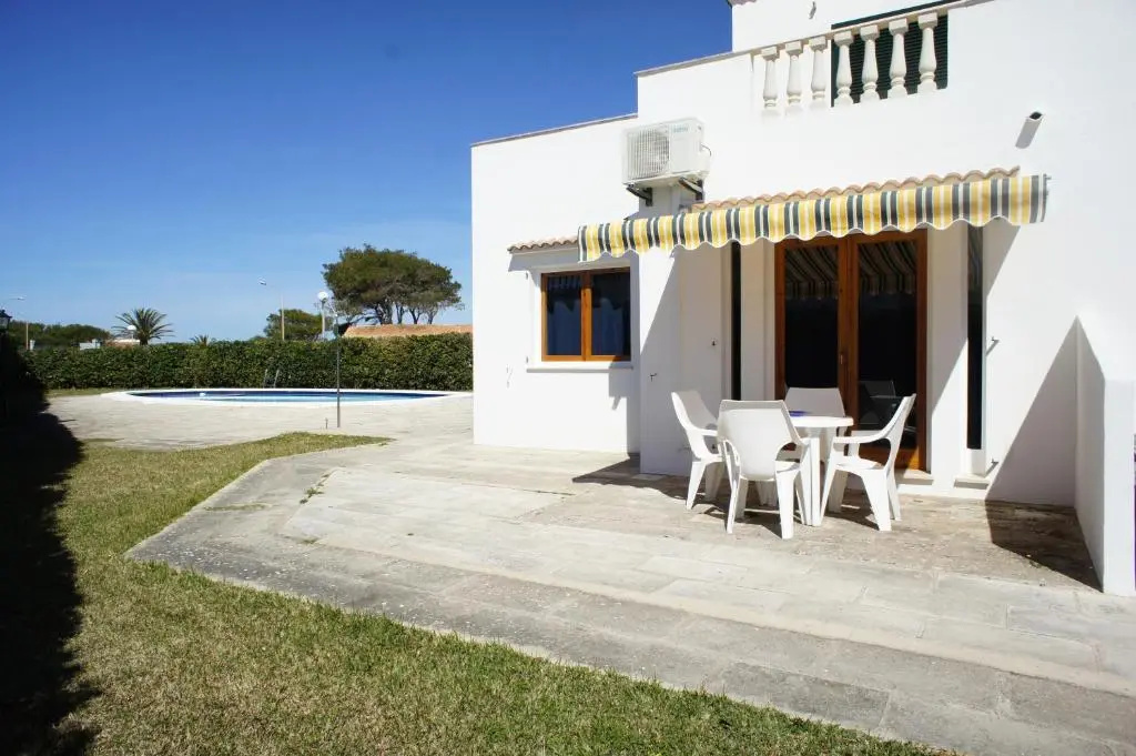 3 Bedrooms Apartment