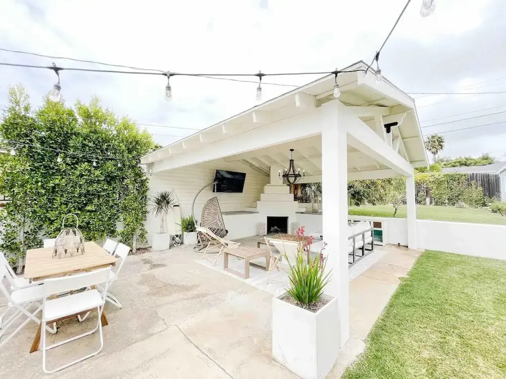 Stunning Beach Hideaway w Luxury Outdoor Living