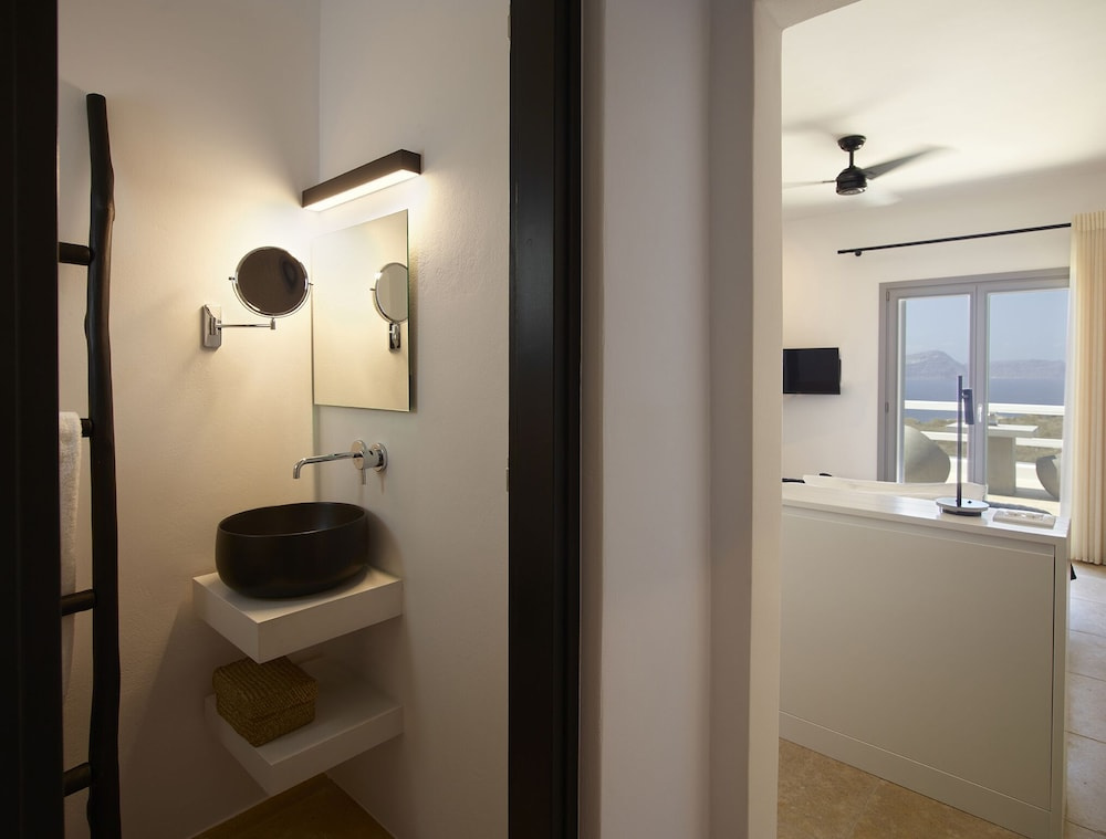 Absolute Paradise Santorini- Adults Only — 1