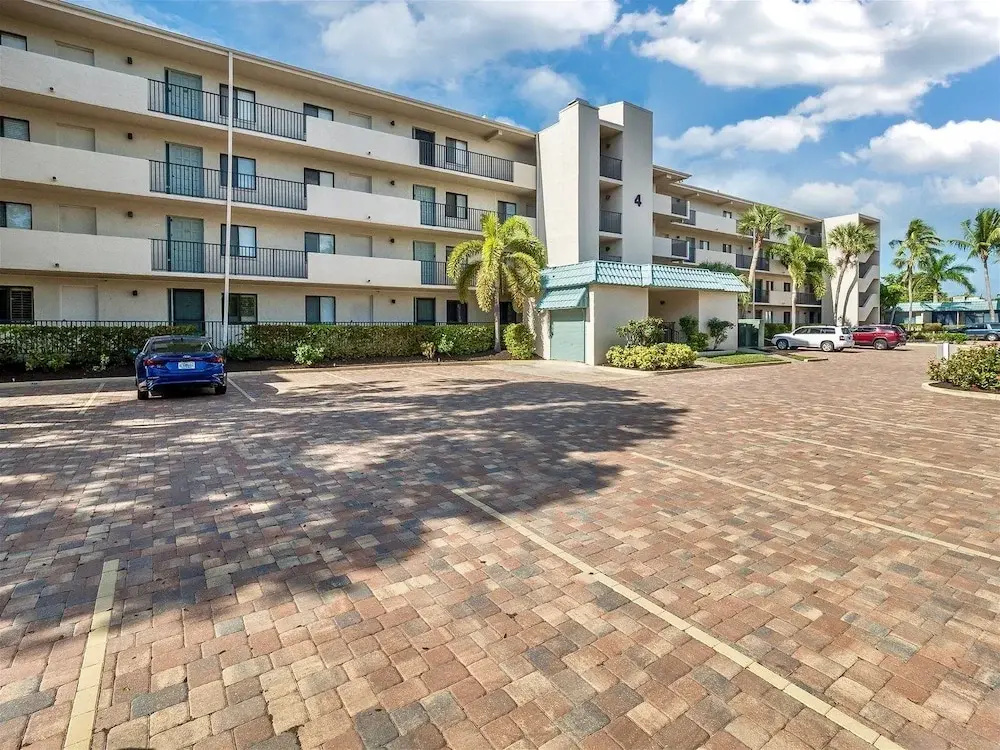 Loggerhead Cay by Dream Vacation Rentals