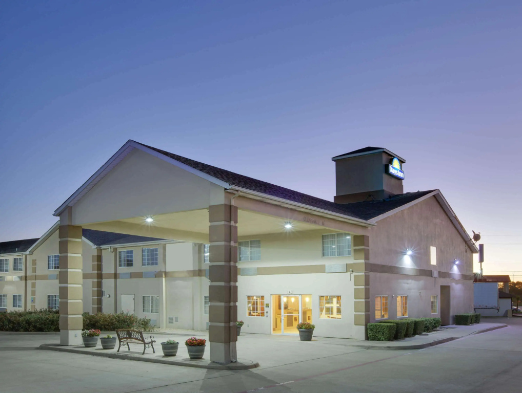 Days Inn by Wyndham Mesquite Rodeo TX — фото