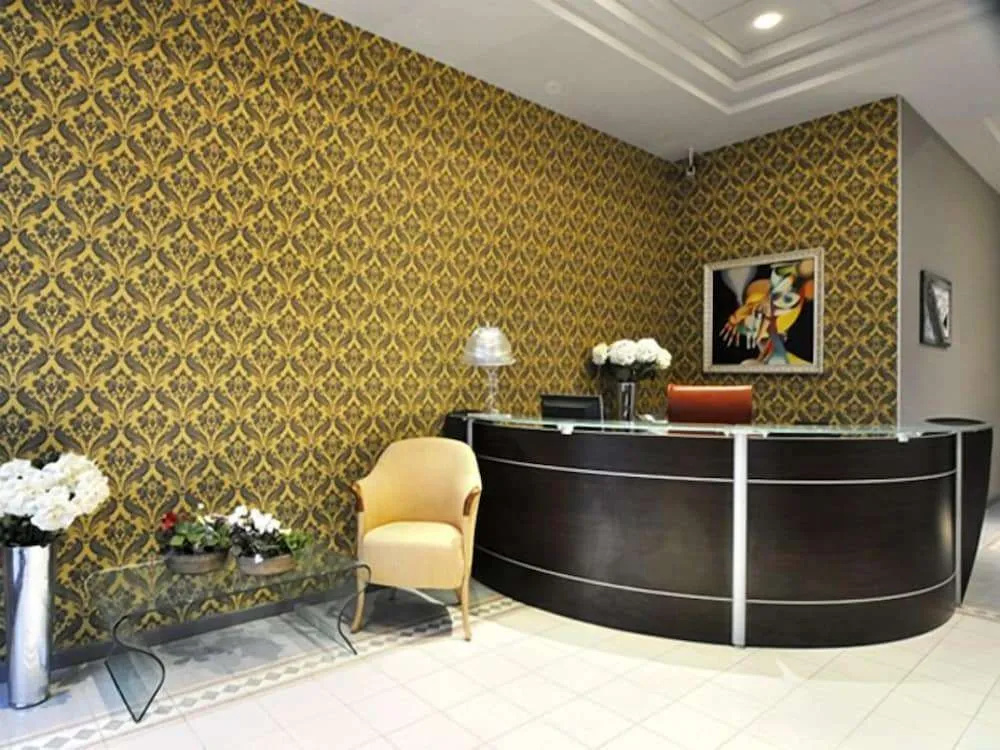 Lobby & Reception
