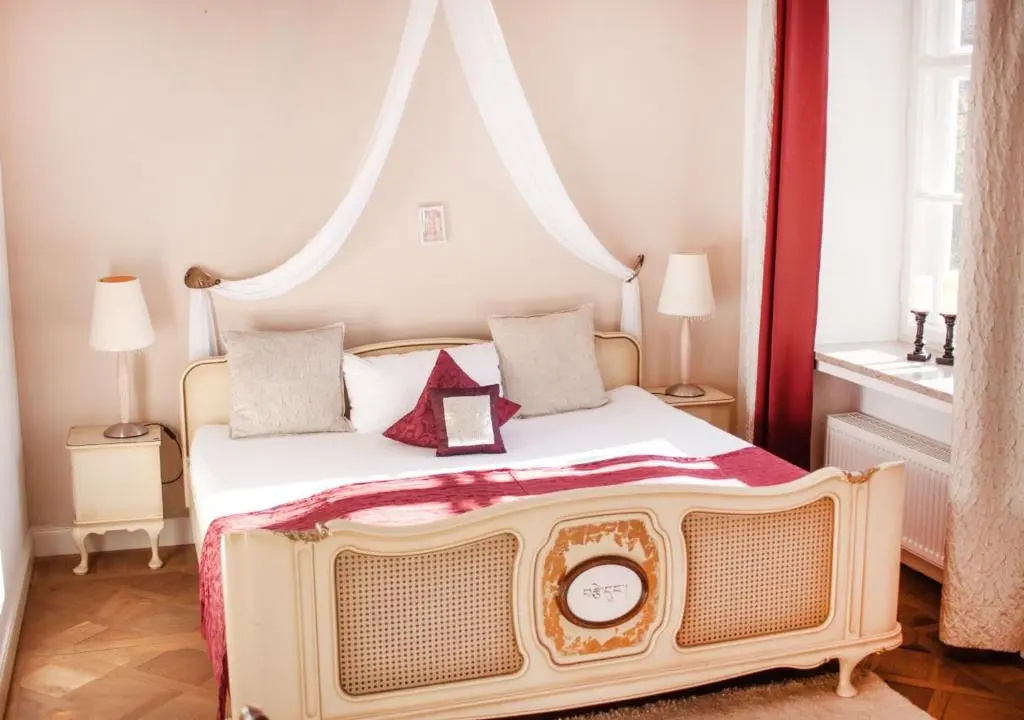 Standard Double room with balcony (full double bed)