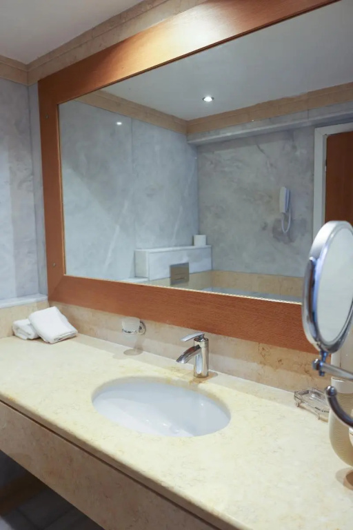 Deluxe Double room with balcony and with sea view (full double bed)