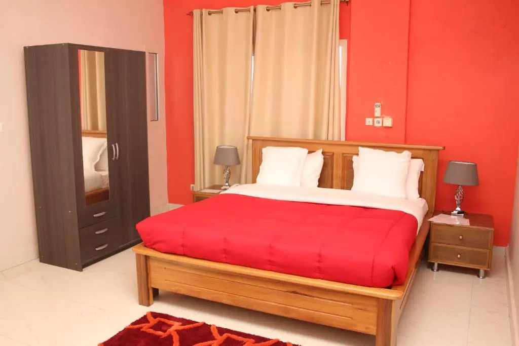 Deluxe Double room (full double bed)