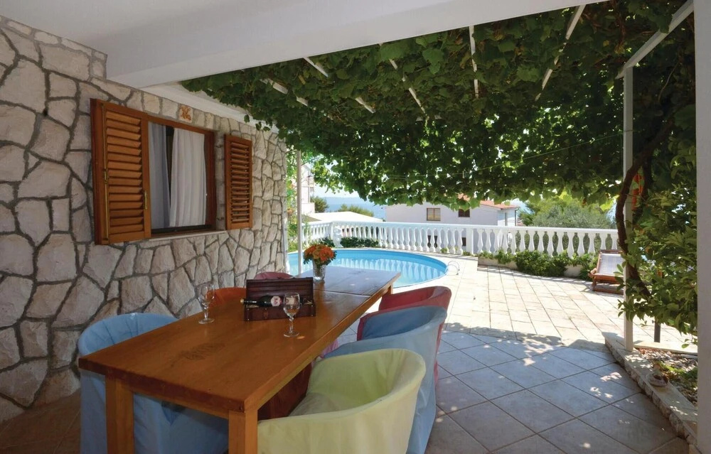 Nice Home in Okrug Gornji With Wifi and 2 Bedrooms