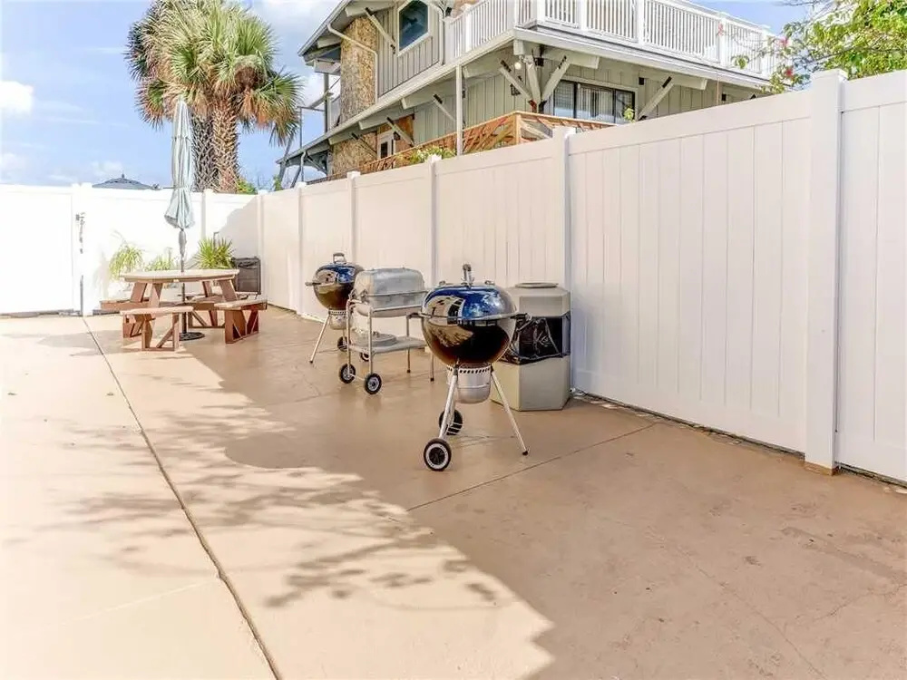 Beacher's Lodge 307 by Distinctive Beach Rentals