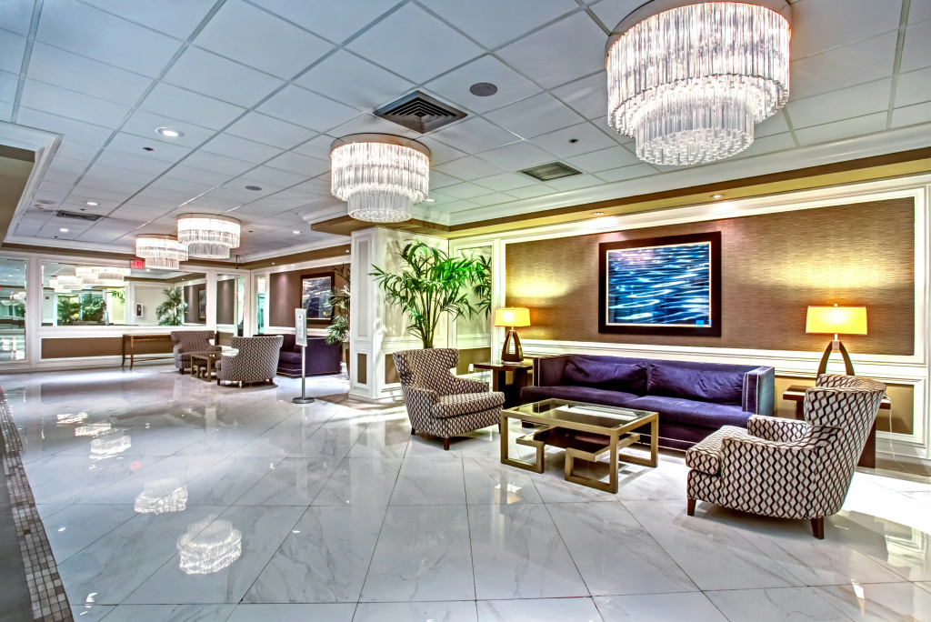 DoubleTree by Hilton Grand Hotel Biscayne Bay